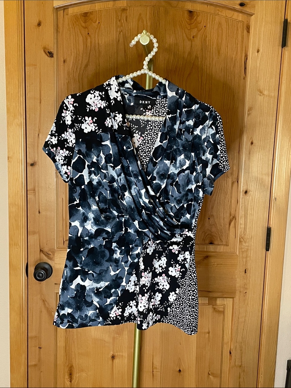 DKNY Black and White Floral Faux Wrap-Front Short Sleeve Top Size L